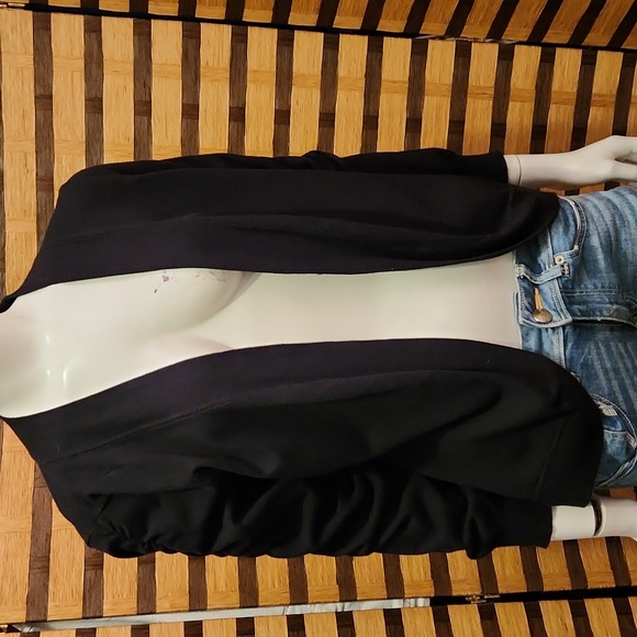 Peter Nygard waist cardigan - Picture 2 of 9